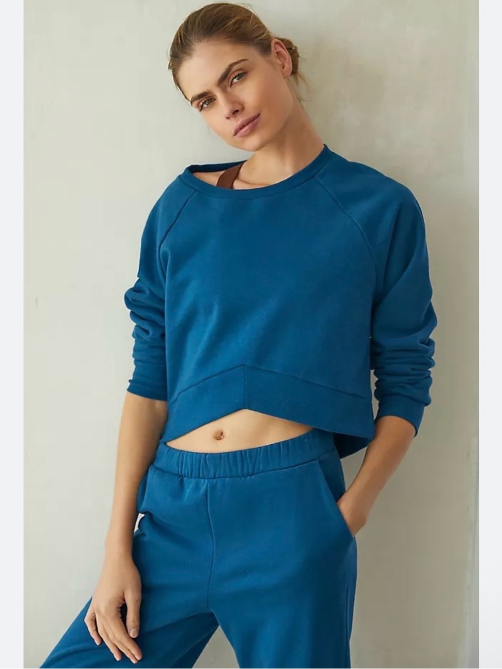 Beyond Yoga Uplift Cropped Pullover Top Medium Gym Pilates Athleisure Sporty